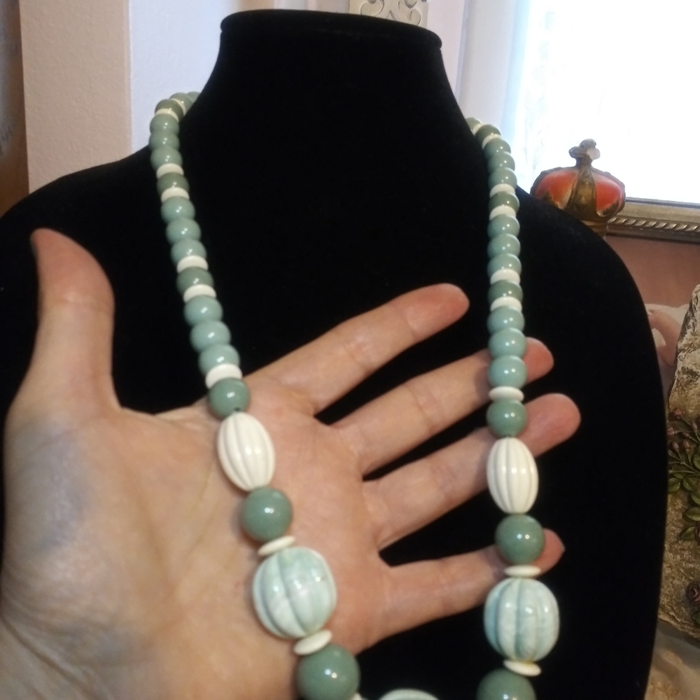 3/$18 Vintage Sage & Cream Plastic Bead Necklace - Picture 3 of 4